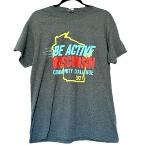 Gray Be Active Wisconsin Short Sleeve T-Shirt Size Medium